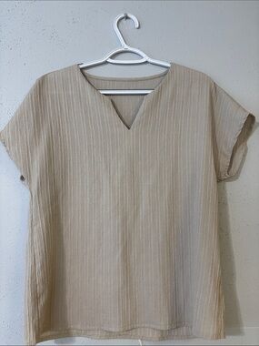 Women's Cream Textured V-Neck Short Sleeve Top Large (SHEIN)